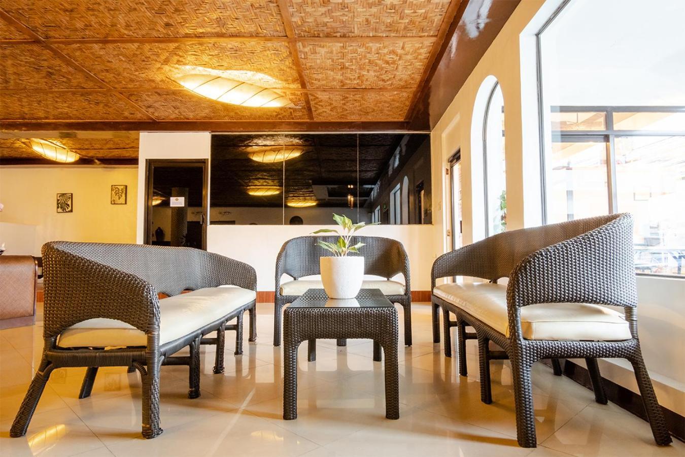 Public House Hostel Lapu-Lapu City Eksteriør bilde